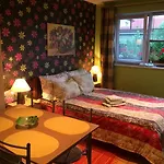 Lana House